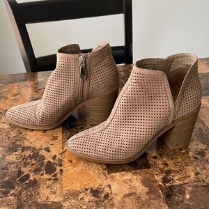 DV by Dolce Vita Ettie Booties